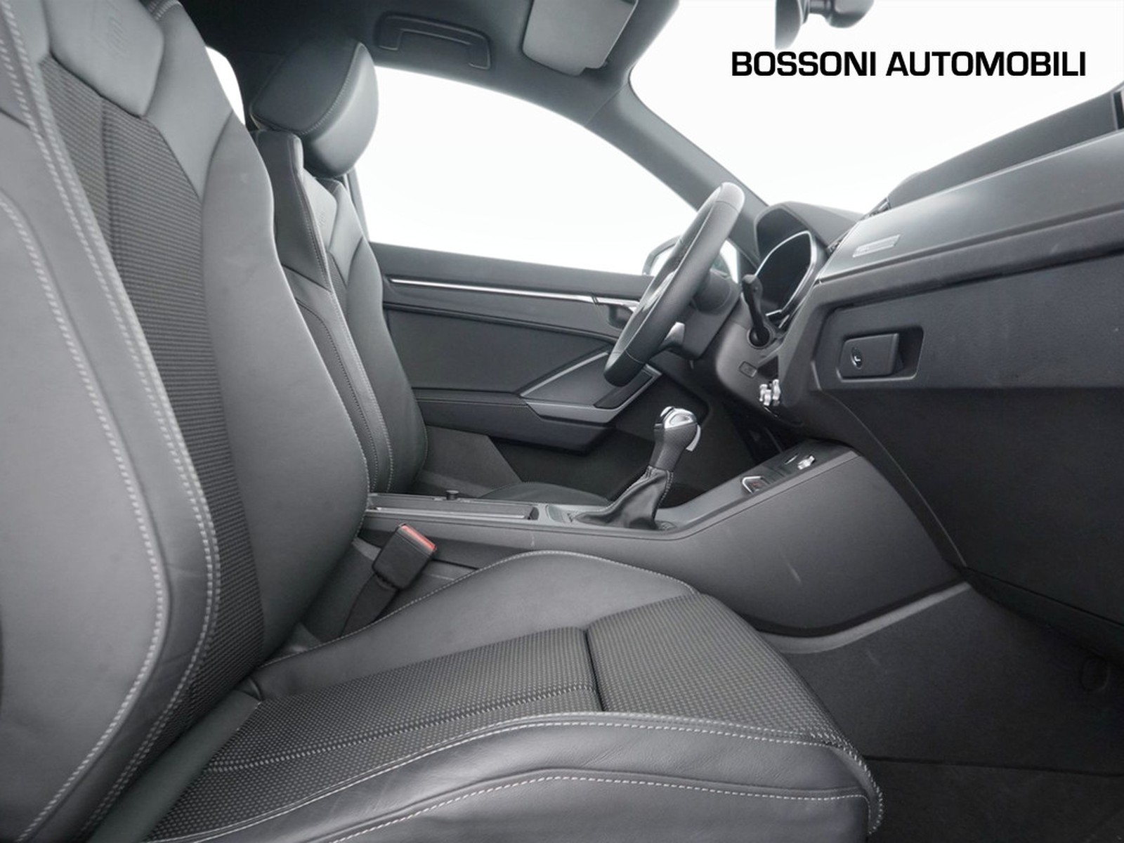 16 - Audi Q3 sportback 35 2.0 tdi s line edition s tronic