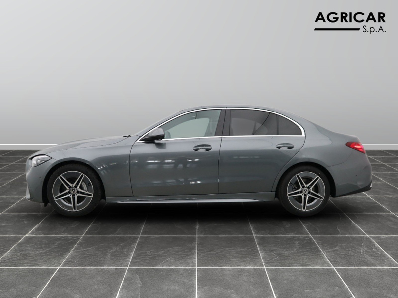 3 - Mercedes Classe C berlina 220 d mild hybrid 200cv amg line advanced 4matic 9g-tronic