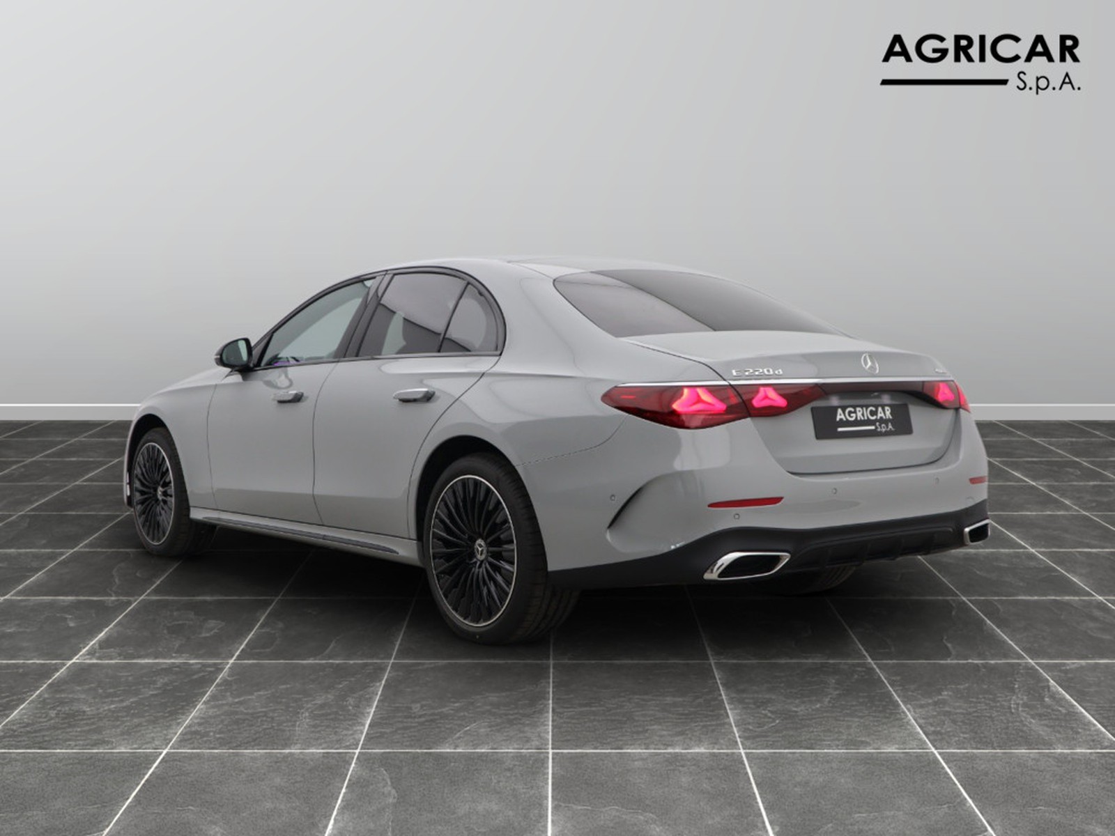 5 - Mercedes Classe E berlina 220 d amg line premium 4matic 9g-tronic