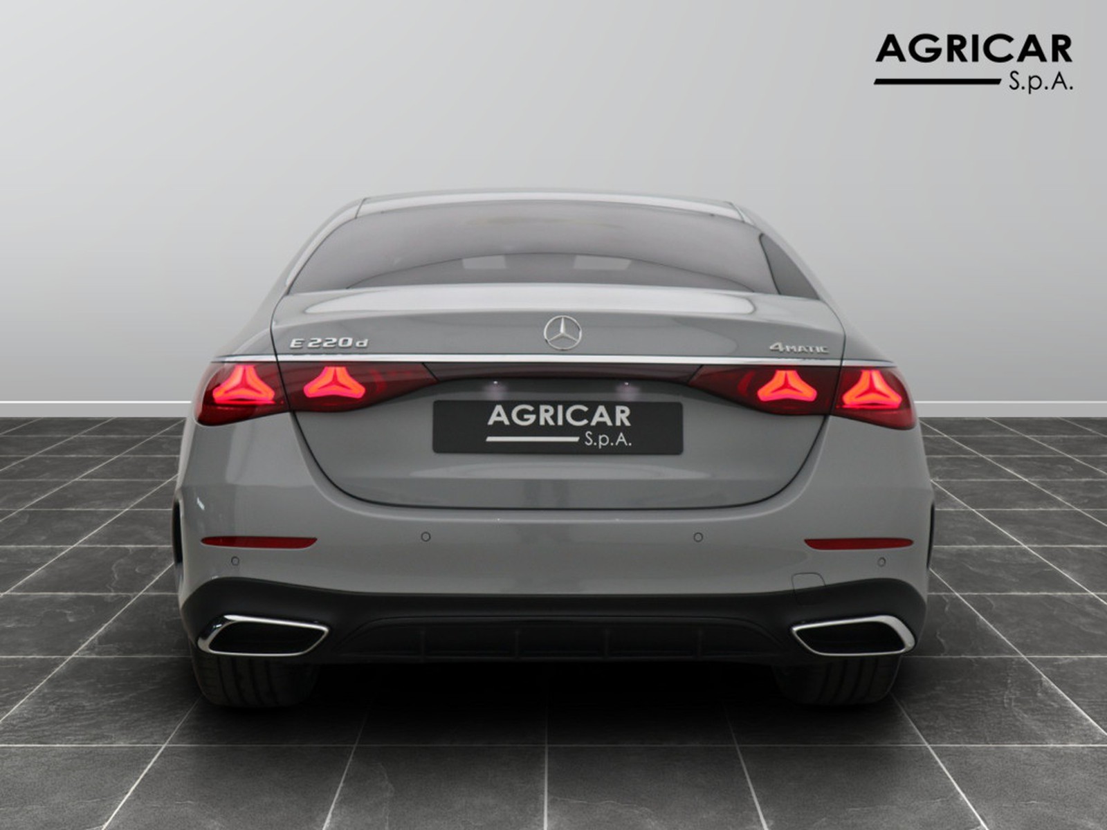 6 - Mercedes Classe E berlina 220 d amg line premium 4matic 9g-tronic