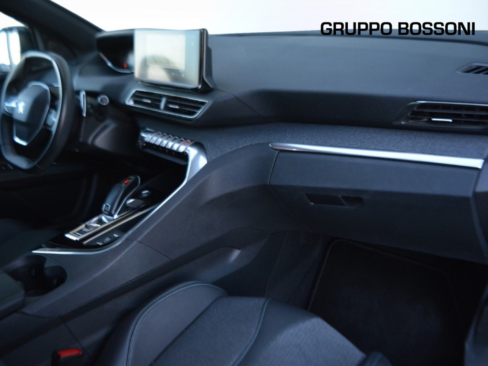 8 - Peugeot 3008 1.2 puretech turbo allure pack eat8 s&s