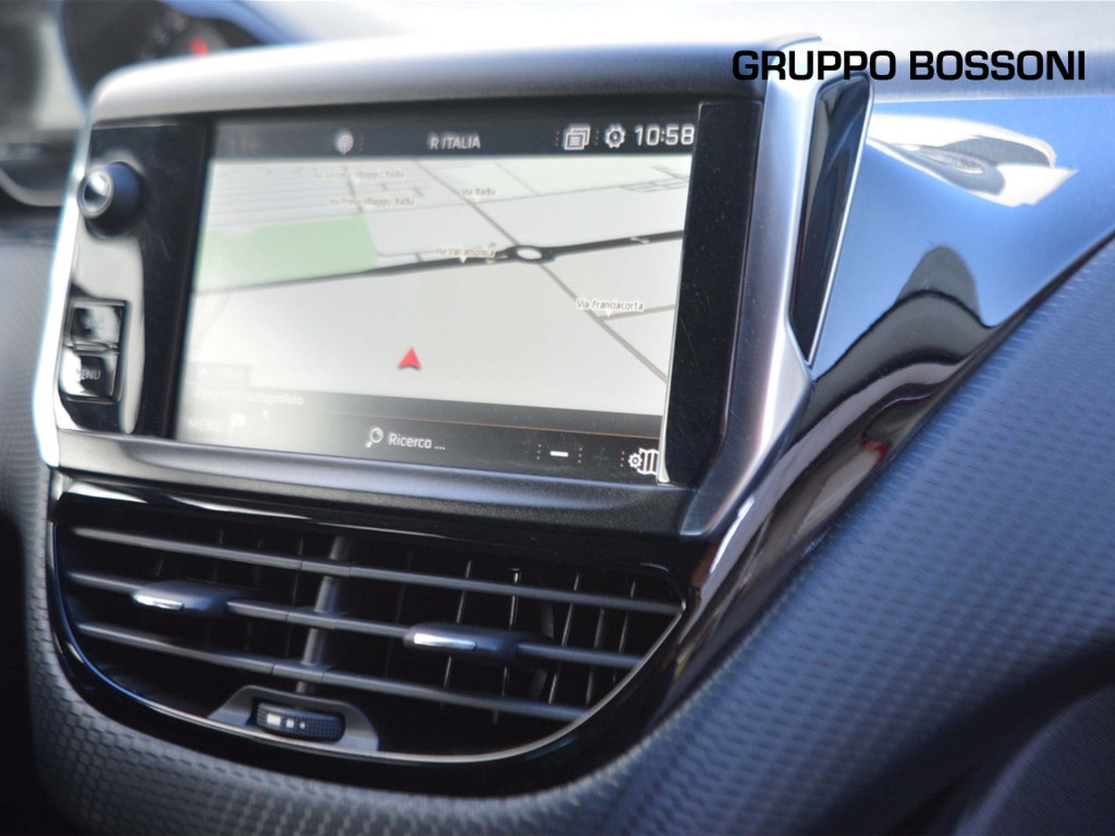 10 - Peugeot 2008 1.2 puretech turbo allure eat6 s&s