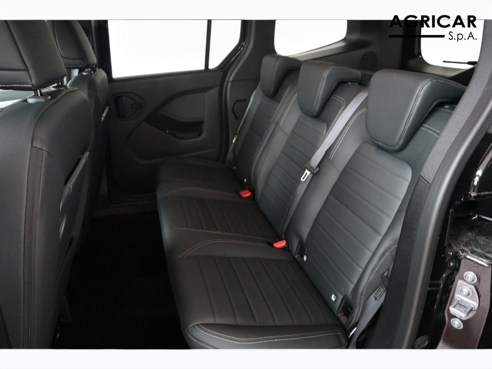 8 - Mercedes Vans Classe T long 160 d