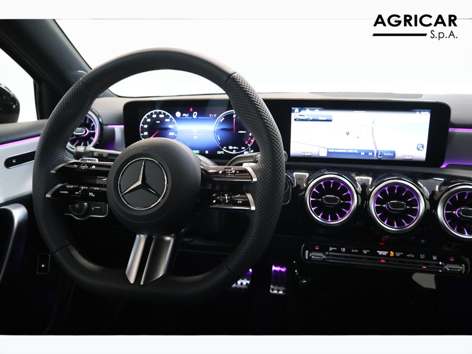 12 - Mercedes Classe A 250 e plug-in-hybrid alpine grey edition speedshift dct amg 8g