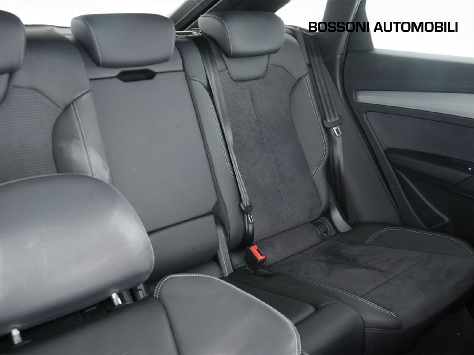 21 - Audi Q5 sportback 40 2.0 tdi mhev 12v s line quattro s tronic