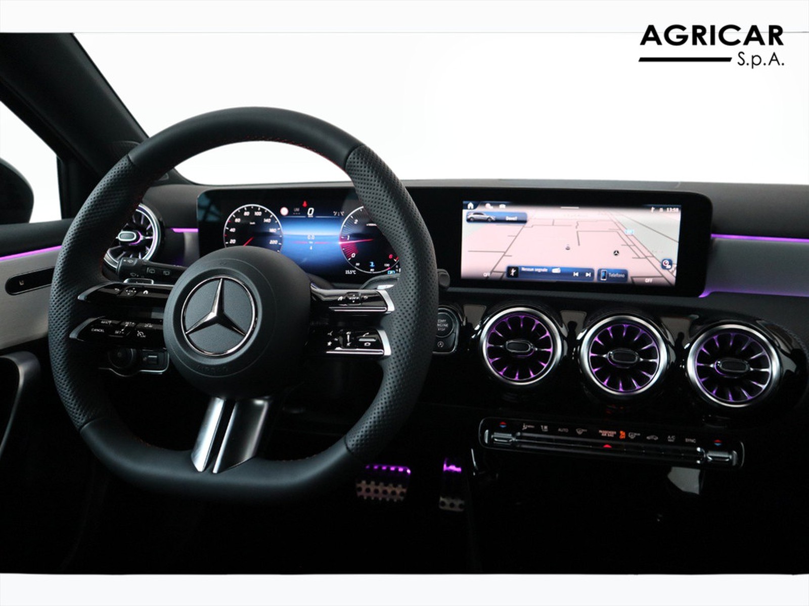 12 - Mercedes Classe A 180 d amg line premium speedshift dct amg 8g