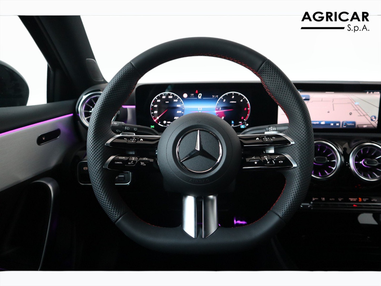 17 - Mercedes Classe A 180 d amg line premium speedshift dct amg 8g