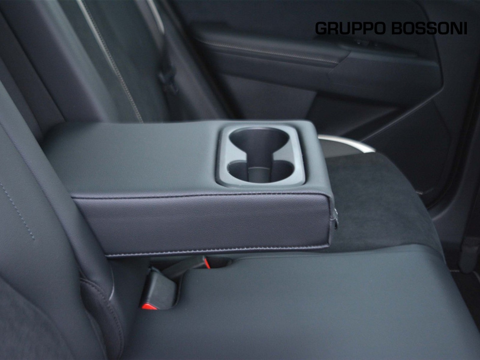 6 - Kia Sportage 1.6 crdi mhev gt-line sunroof pack dct7