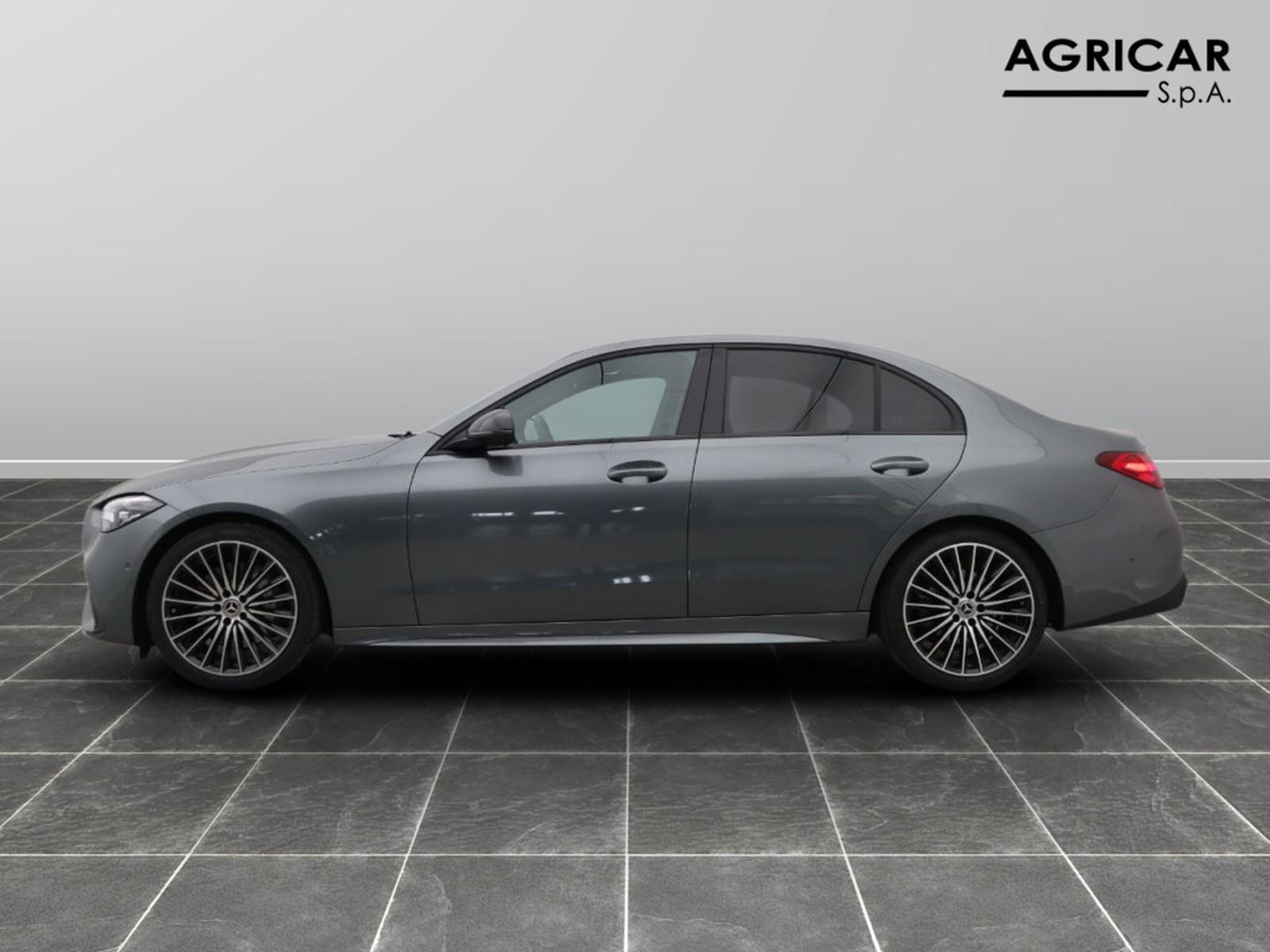 3 - Mercedes Classe C berlina 220 d mild hybrid 200cv amg line advanced 4matic 9g-tronic