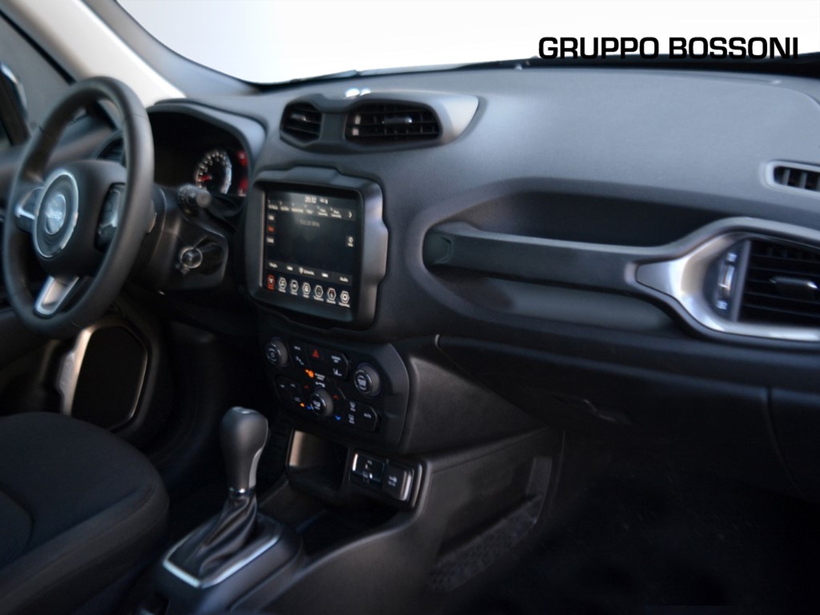 9 - Jeep Renegade 1.5 turbo t4 mhev 130cv limited 2wd