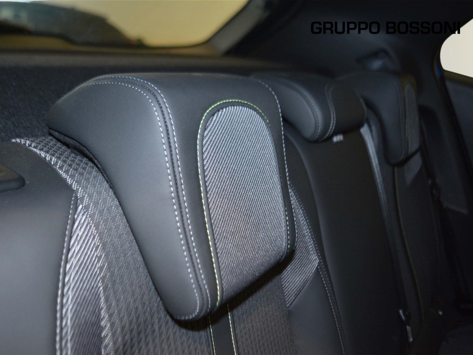 6 - Peugeot e-2008 100kw gt line