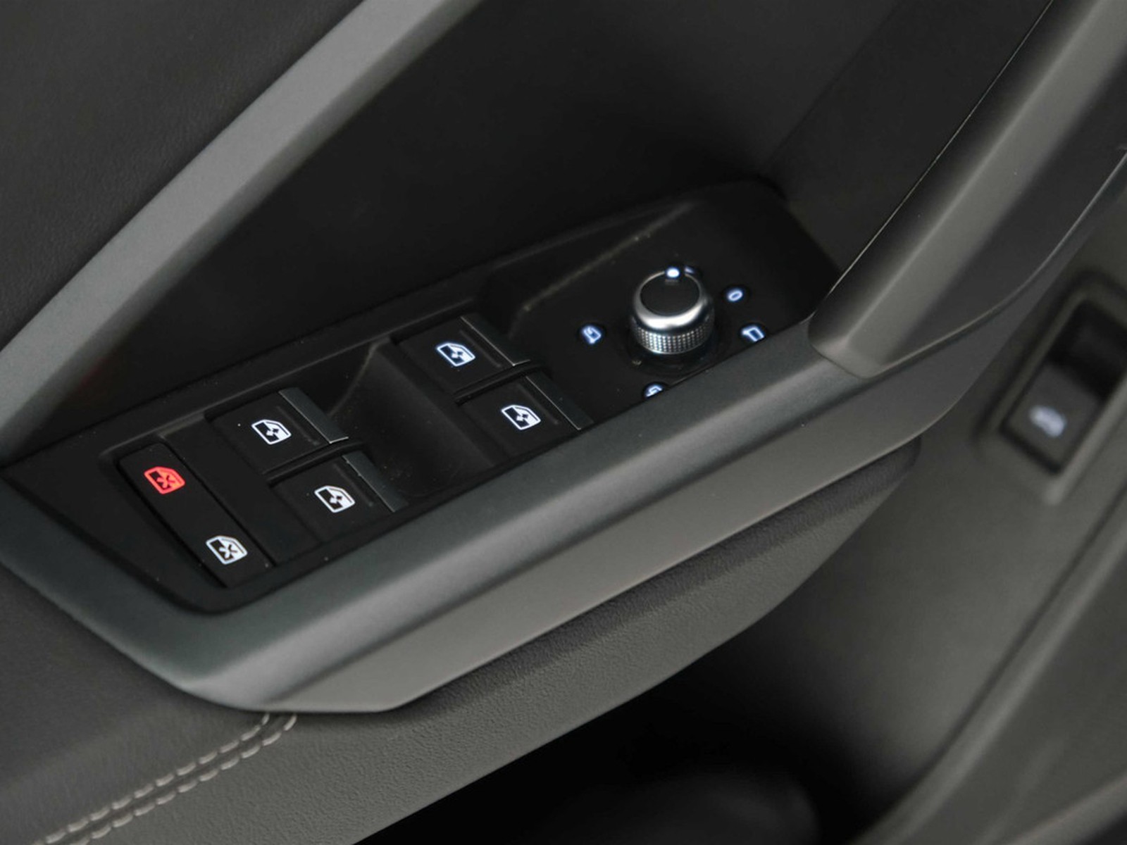 29 - Audi Q3 sportback 35 2.0 tdi s line edition s tronic