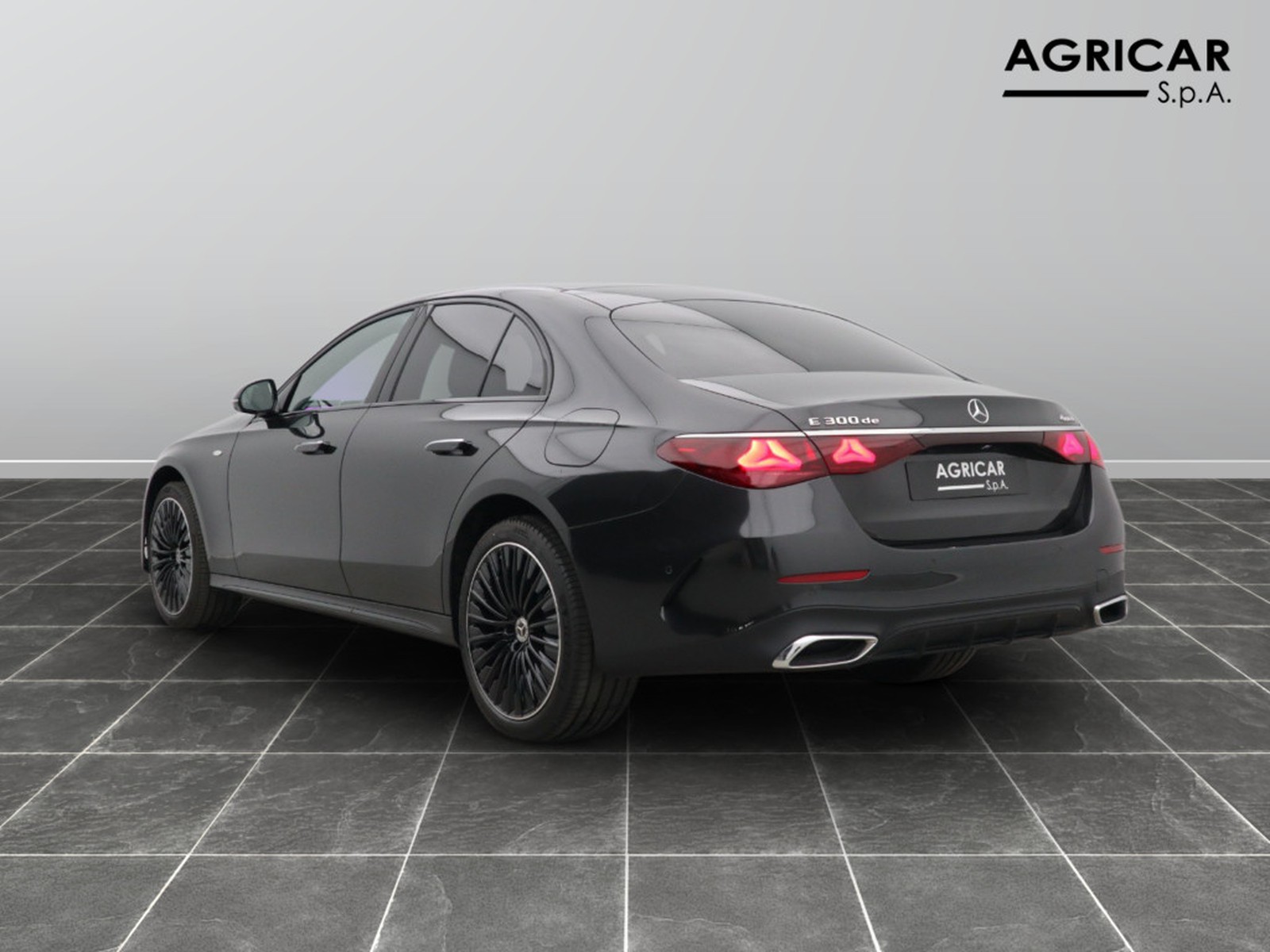 5 - Mercedes Classe E berlina 300 de plug in hybrid amg line premium 4matic 9g-tronic