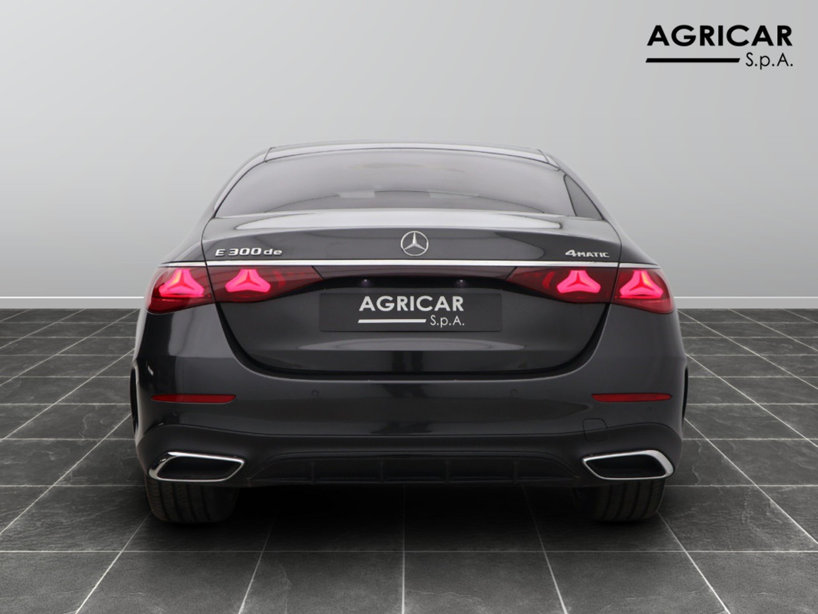 6 - Mercedes Classe E berlina 300 de plug in hybrid amg line premium 4matic 9g-tronic