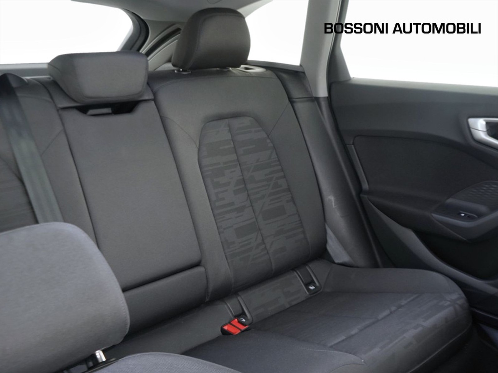 21 - Audi A5 avant 2.0 tdi mhev+ 204cv business advanced