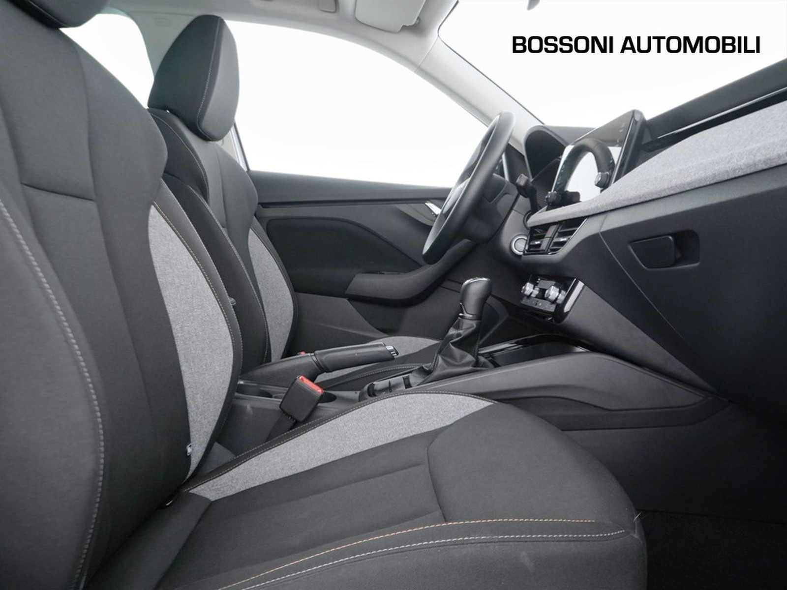 8 - Skoda Kamiq 1.5 tsi act 150cv 130 edition