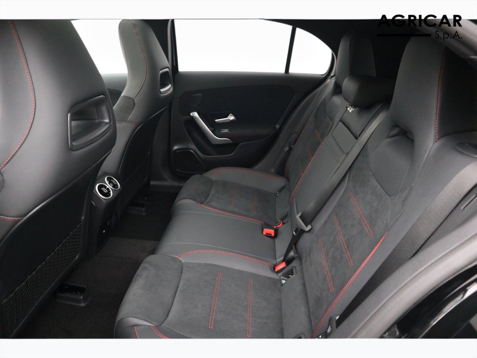 8 - Mercedes Classe A 180 d amg line premium speedshift dct amg 8g