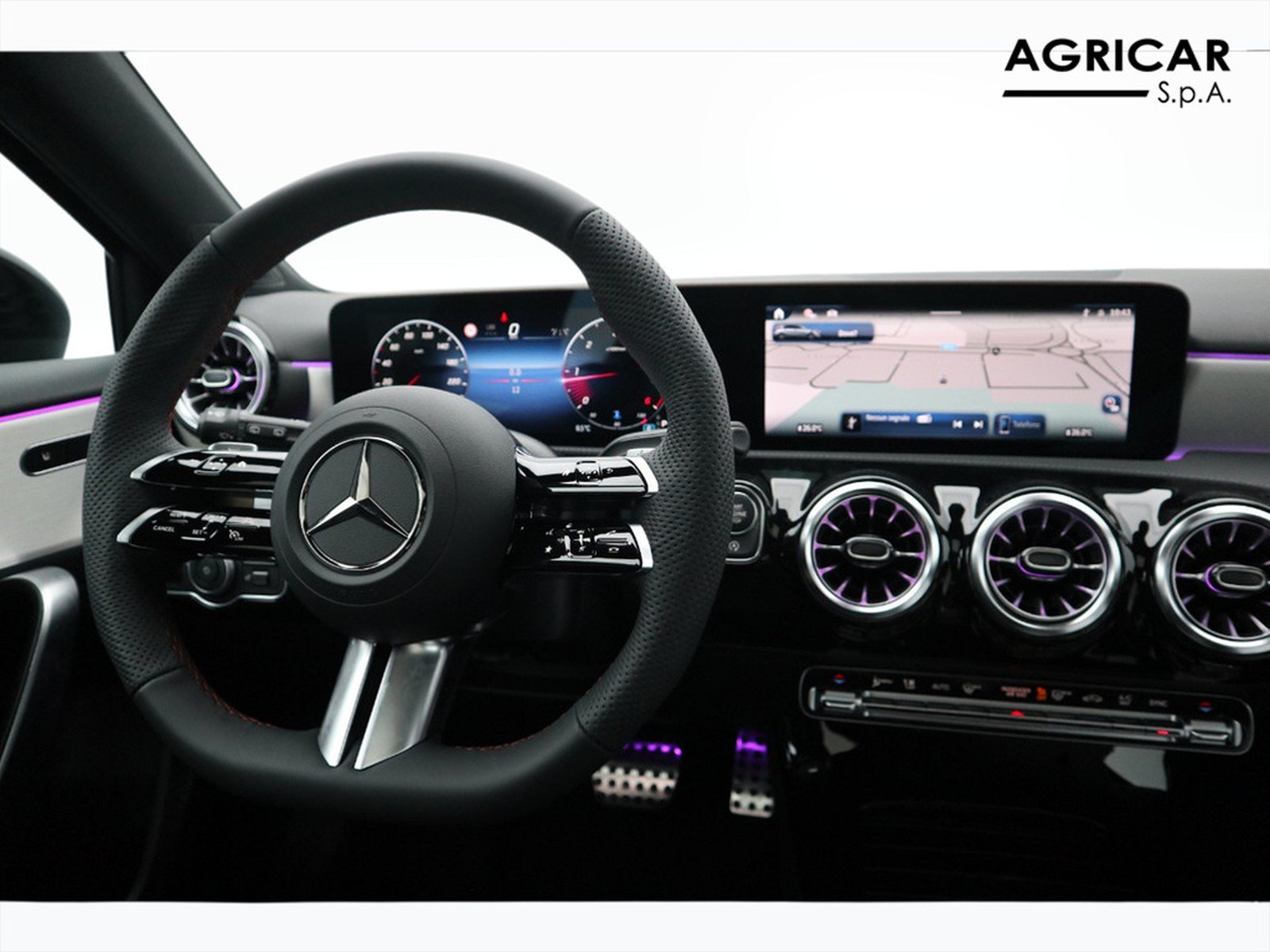 12 - Mercedes Classe A 180 d amg line premium speedshift dct amg 8g