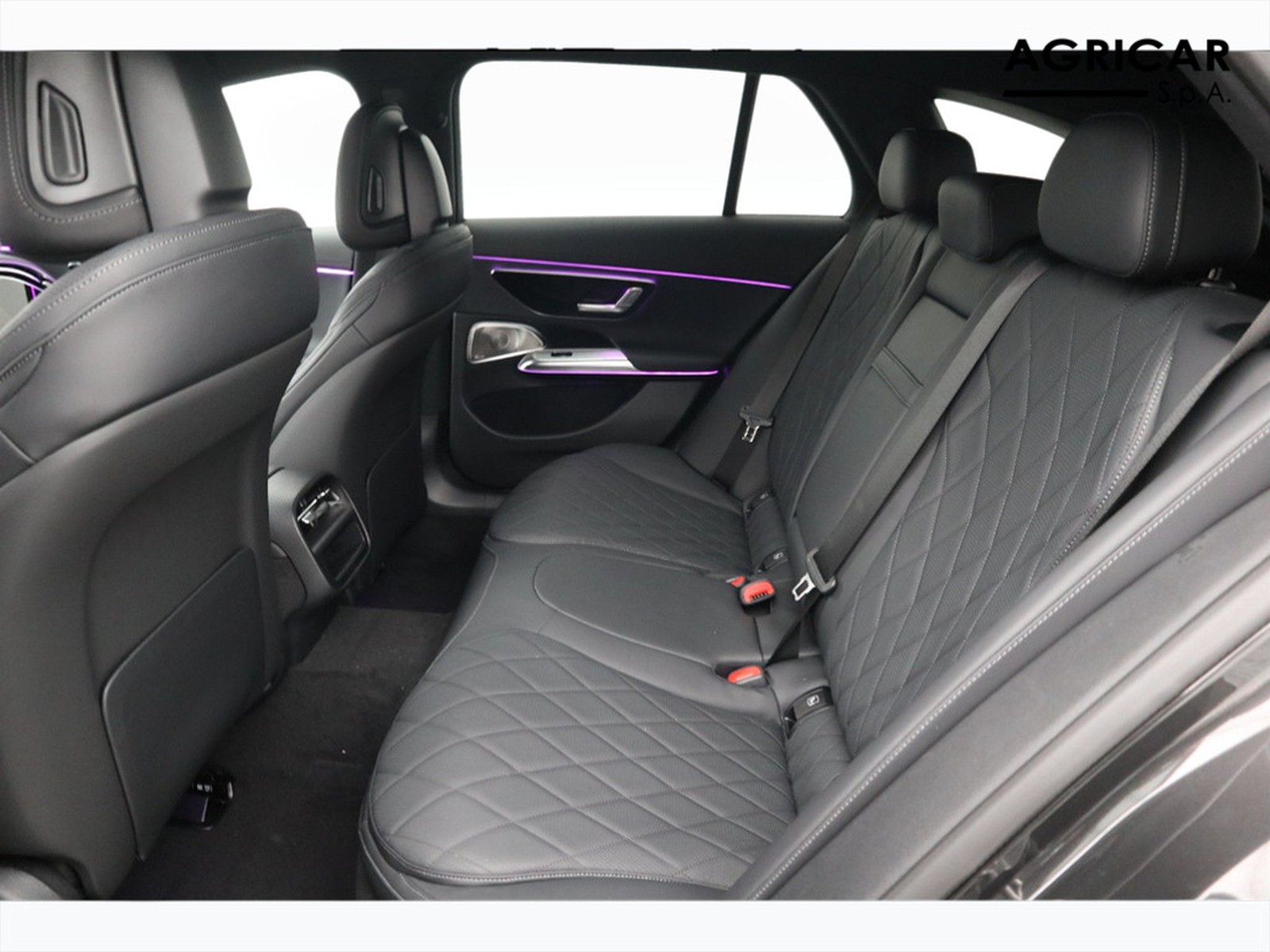 8 - Mercedes Classe E station wagon 220 d amg line premium 4matic 9g-tronic