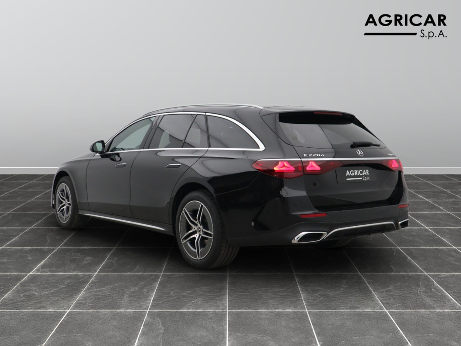 5 - Mercedes Classe E station wagon 220 d amg line advanced 4matic 9g-tronic