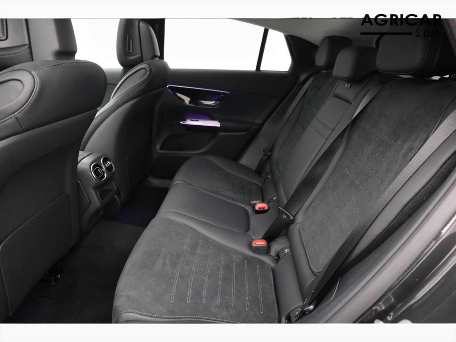 8 - Mercedes GLC coupe 220 d amg line premium 4matic 9g-tronic