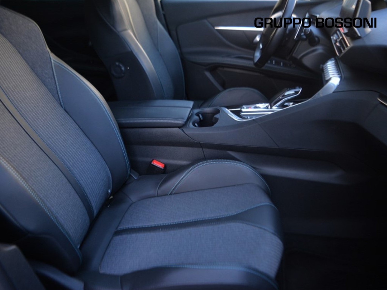 5 - Peugeot 3008 1.6 hybrid phev 225cv allure pack e-eat8