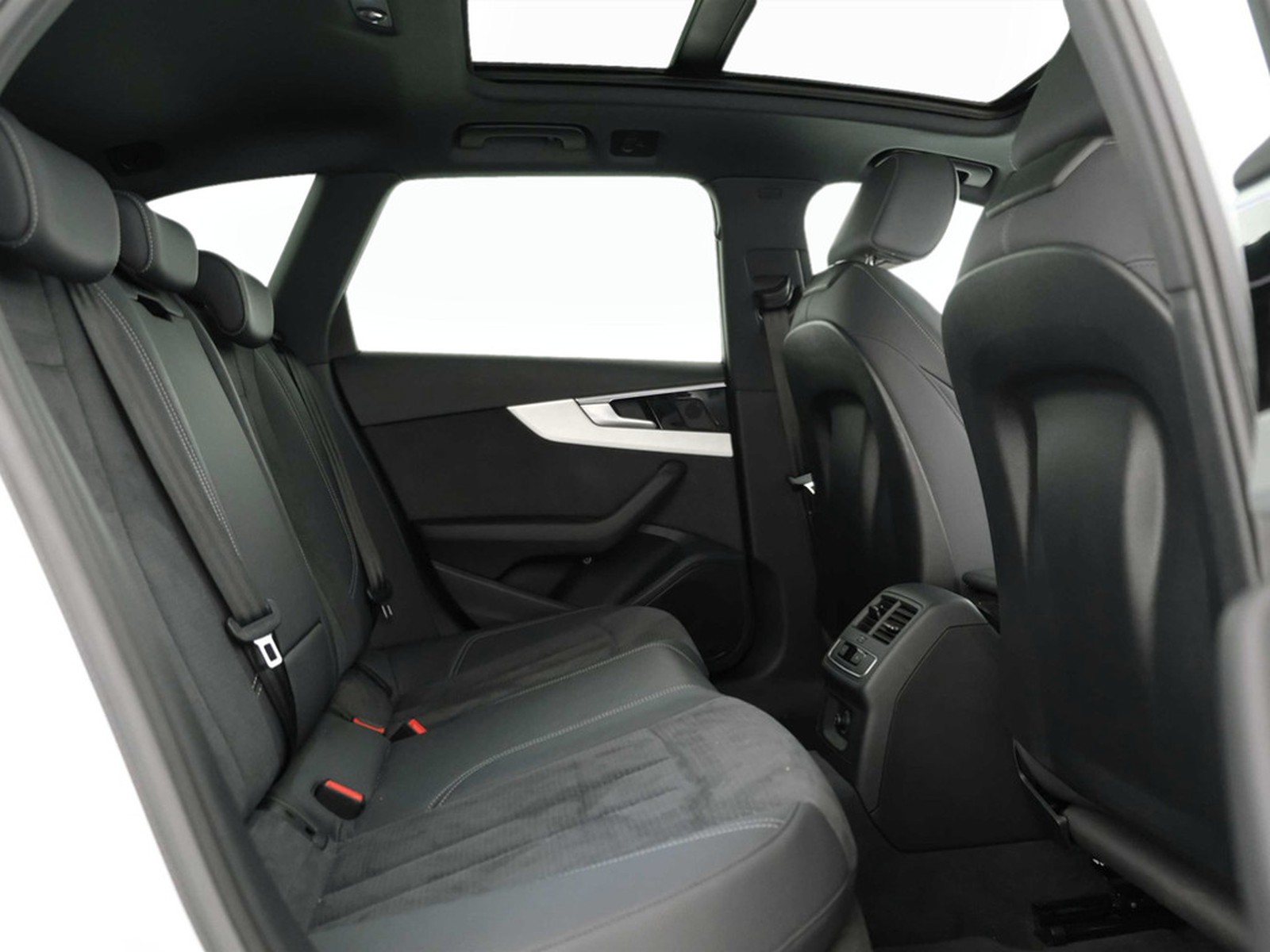 36 - Audi S4 avant 3.0 v6 tdi mhev 341cv sport attitude quattro tiptronic