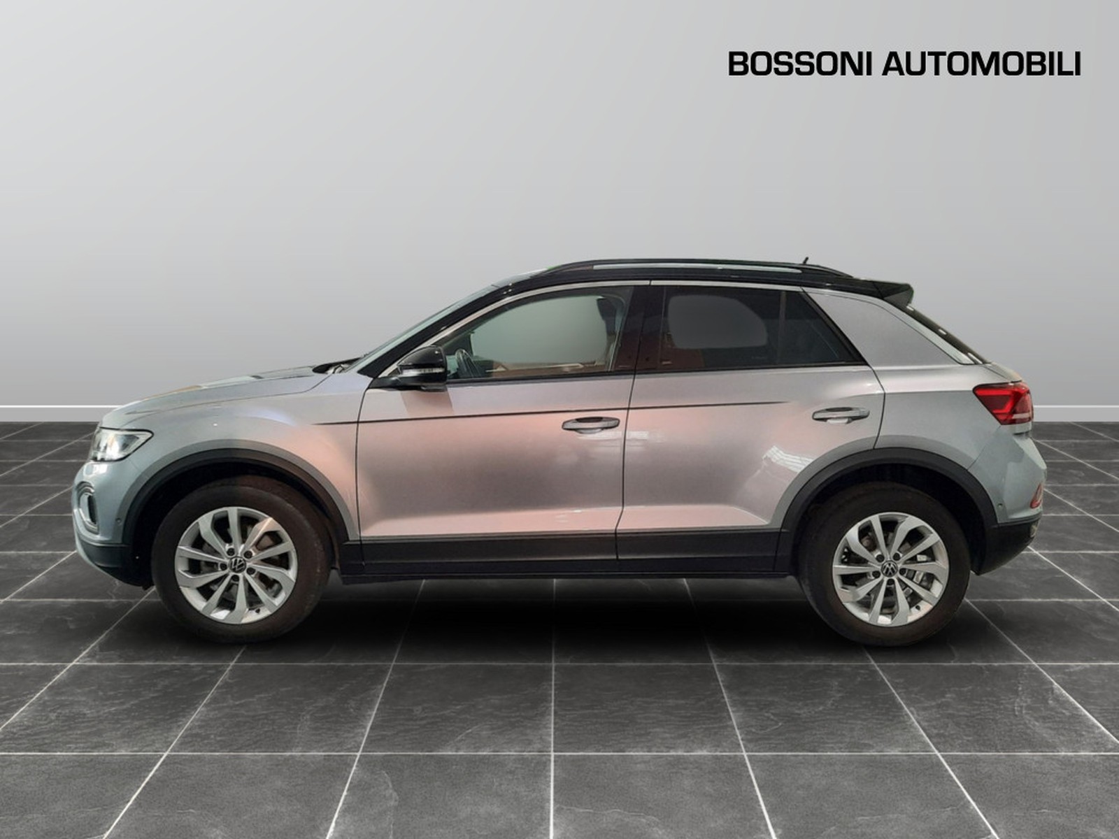 3 - Volkswagen T-Roc 1.0 tsi 110cv life