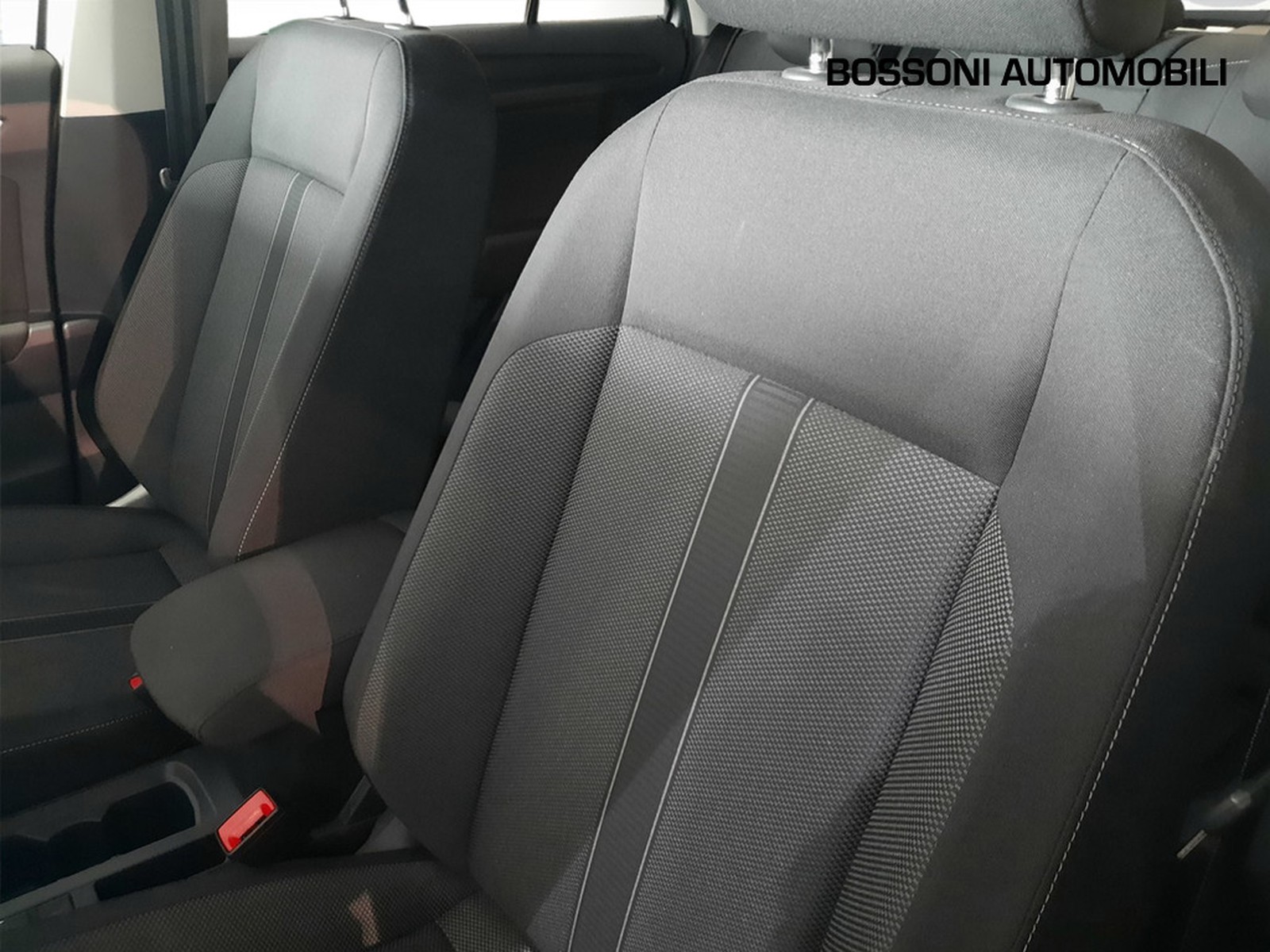 18 - Volkswagen T-Roc 1.0 tsi 110cv life