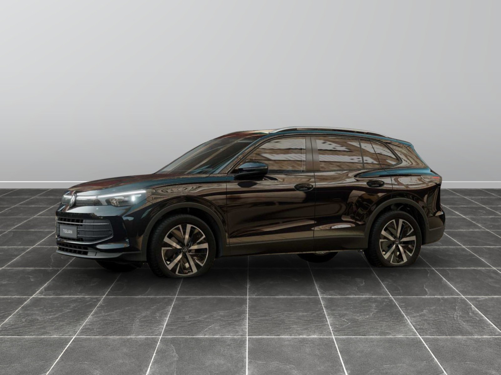 2 - Volkswagen Tiguan 1.5 etsi act 130cv edition plus dsg
