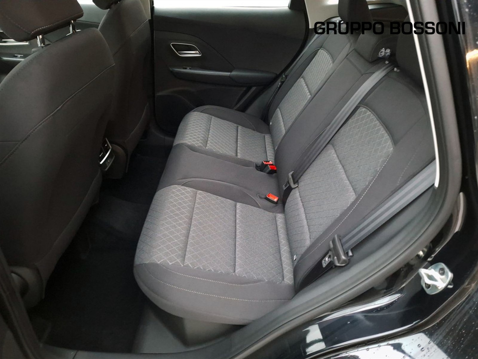 12 - Mg ZS 1.5 hybrid+ comfort auto