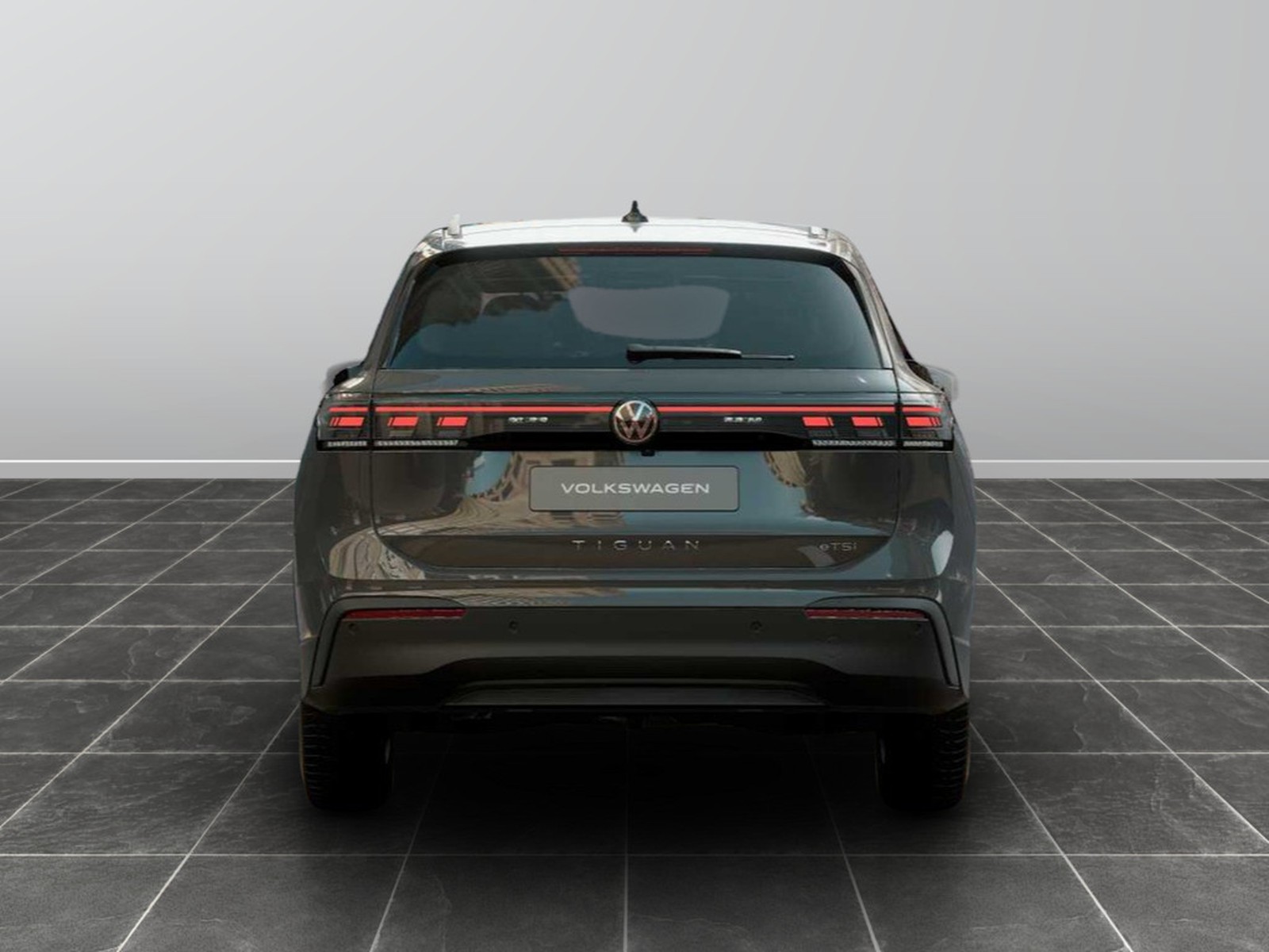 11 - Volkswagen Tiguan 1.5 etsi act 150cv edition plus dsg