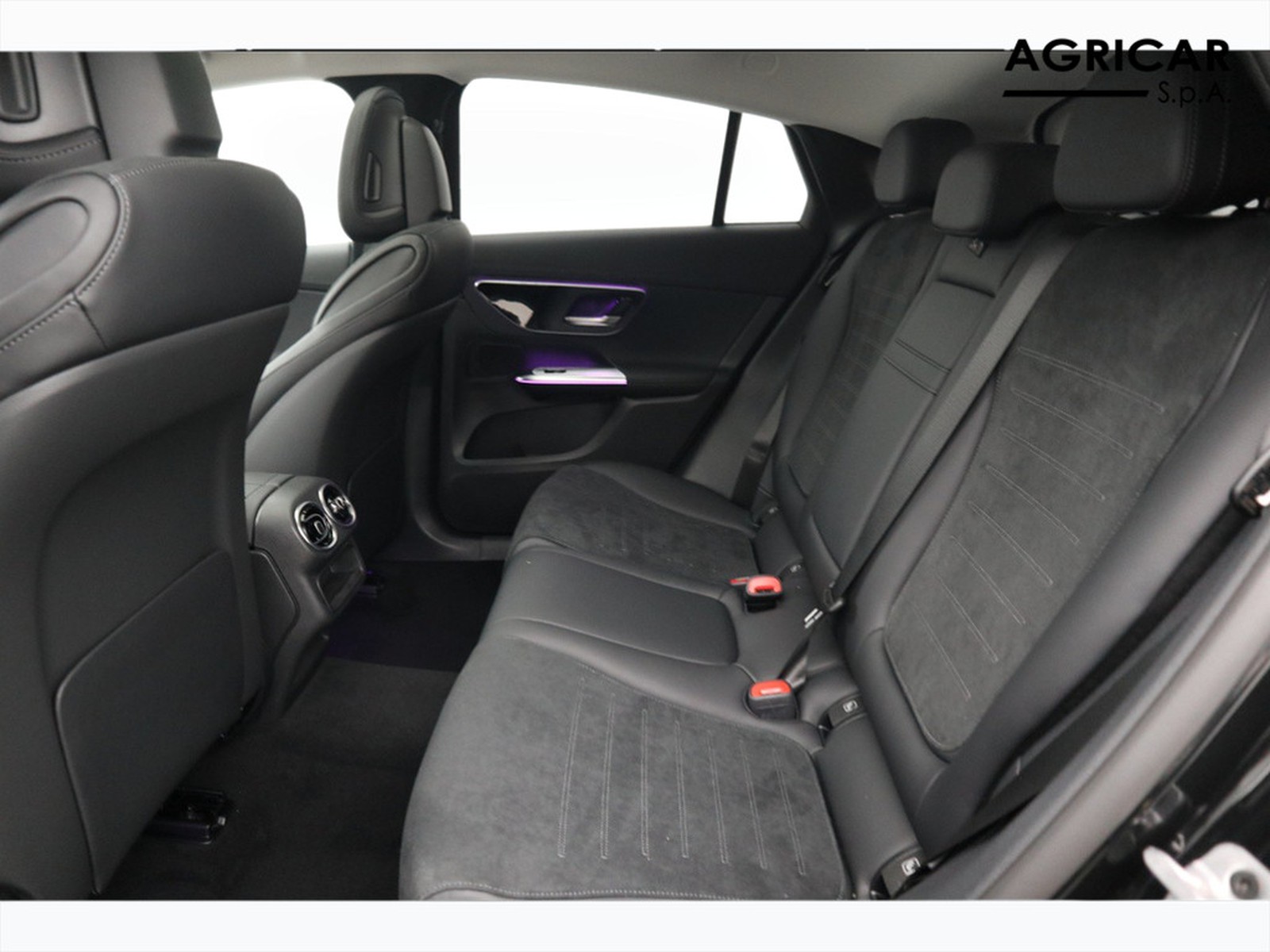 8 - Mercedes GLC coupe 300 de plug in hybrid amg line premium tech 4matic 9g-tronic