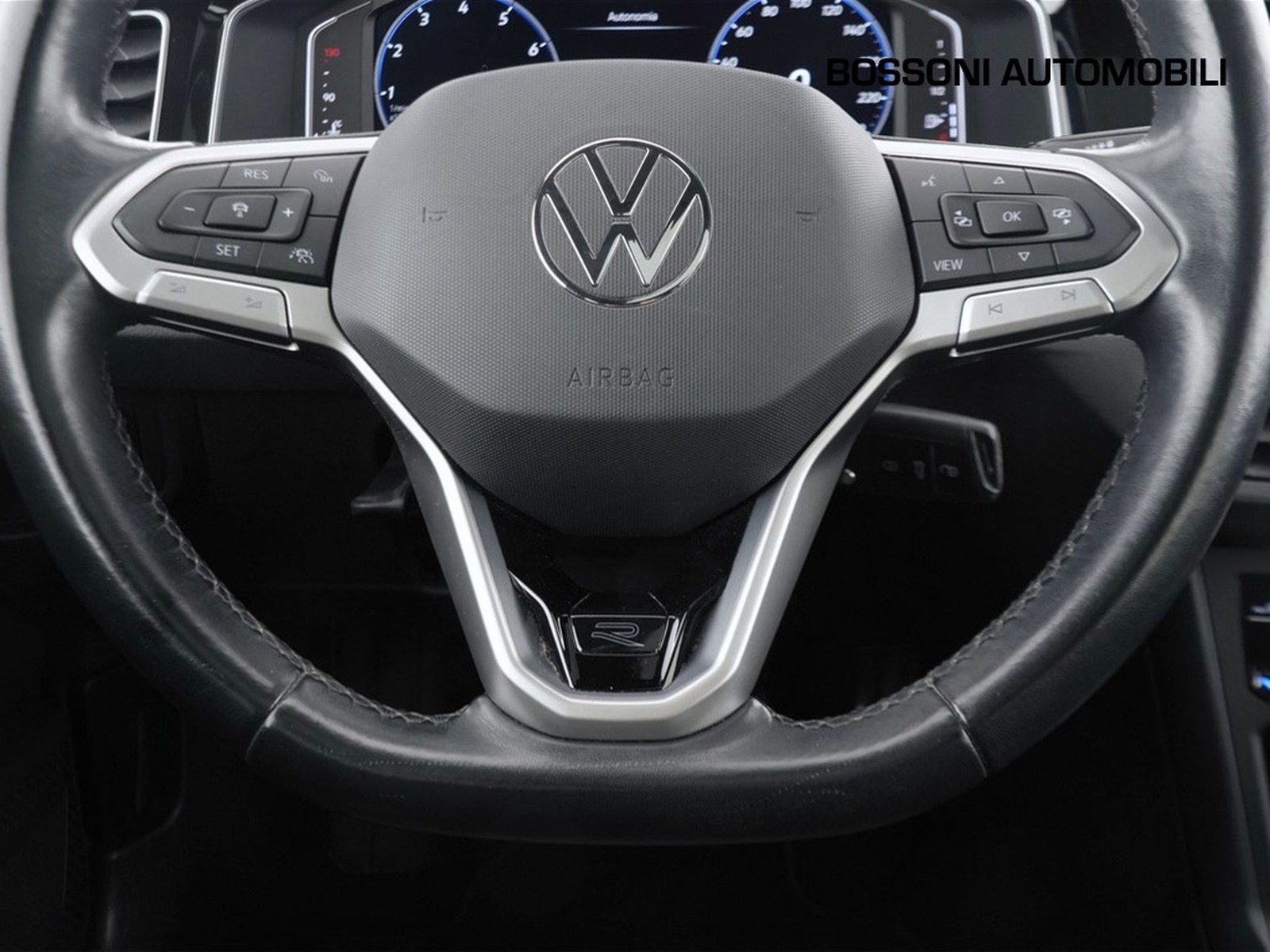 15 - Volkswagen Taigo 1.0 tsi 110cv r-line