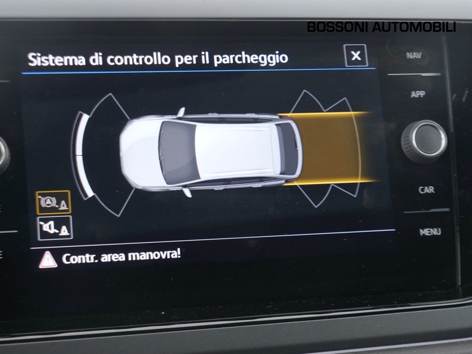 32 - Volkswagen Taigo 1.0 tsi 110cv r-line