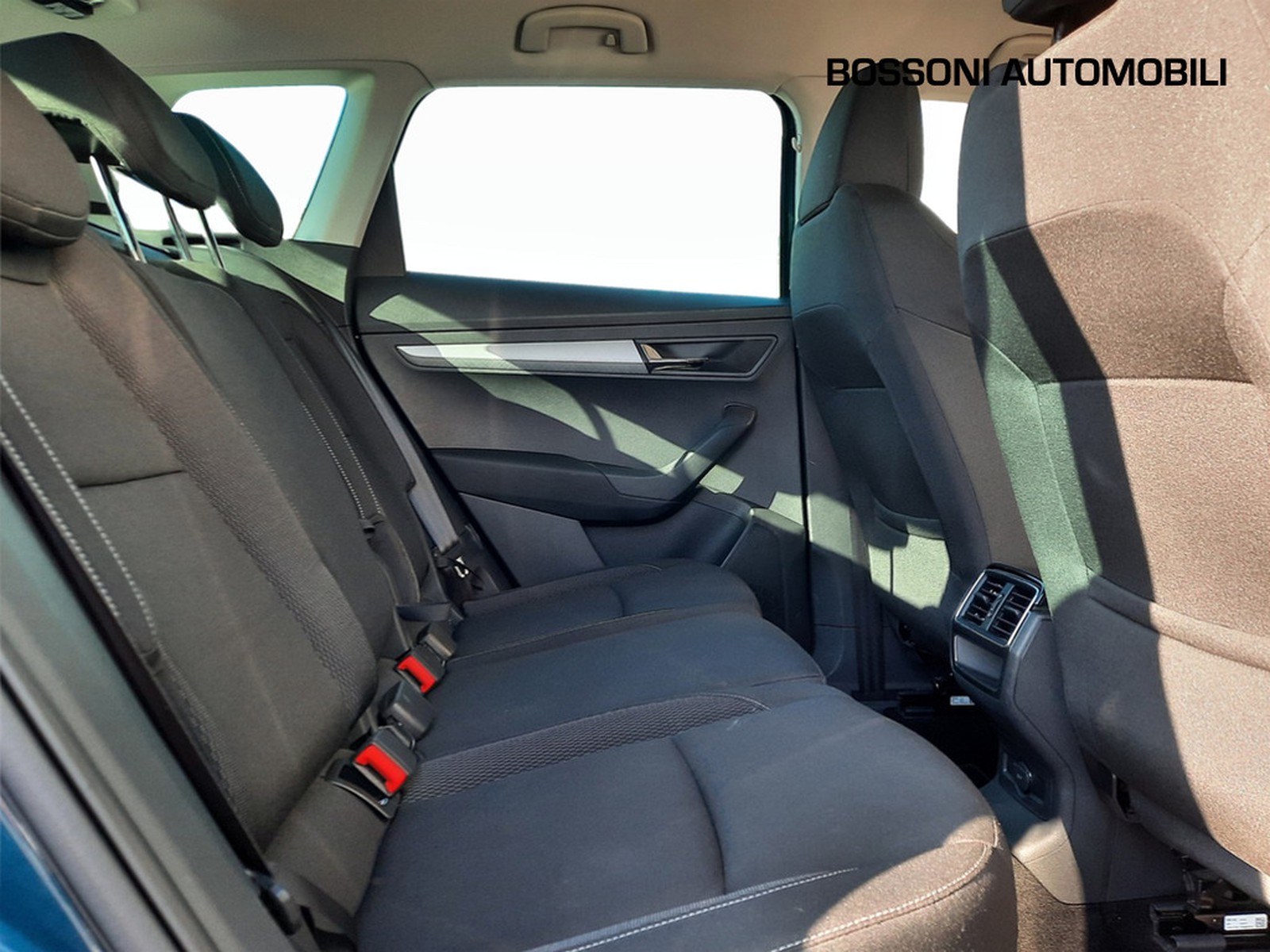 10 - Skoda Karoq 1.0 tsi 110cv executive