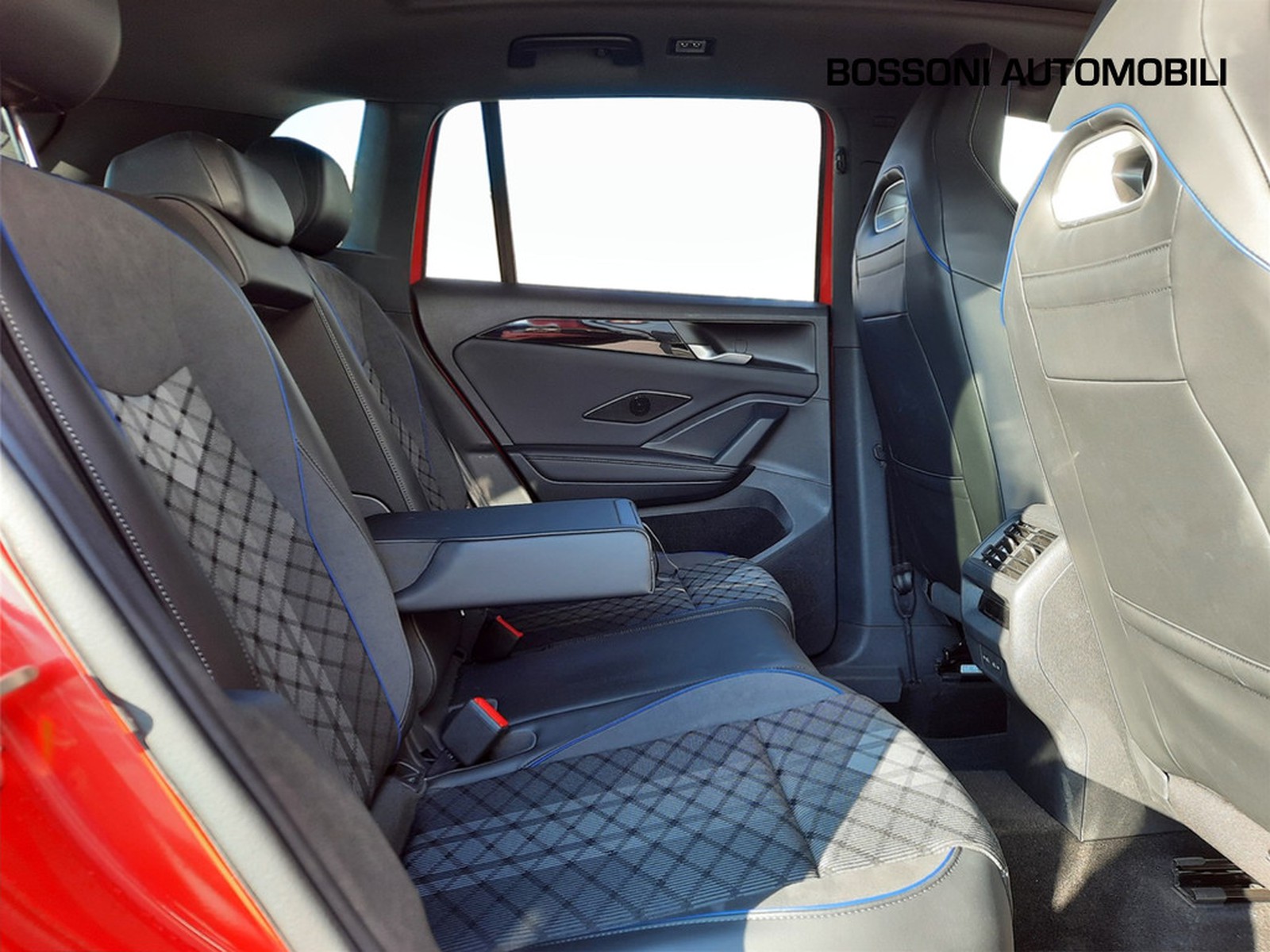 10 - Volkswagen Tiguan 1.5 tsi ehybrid 204cv r-line plus dsg