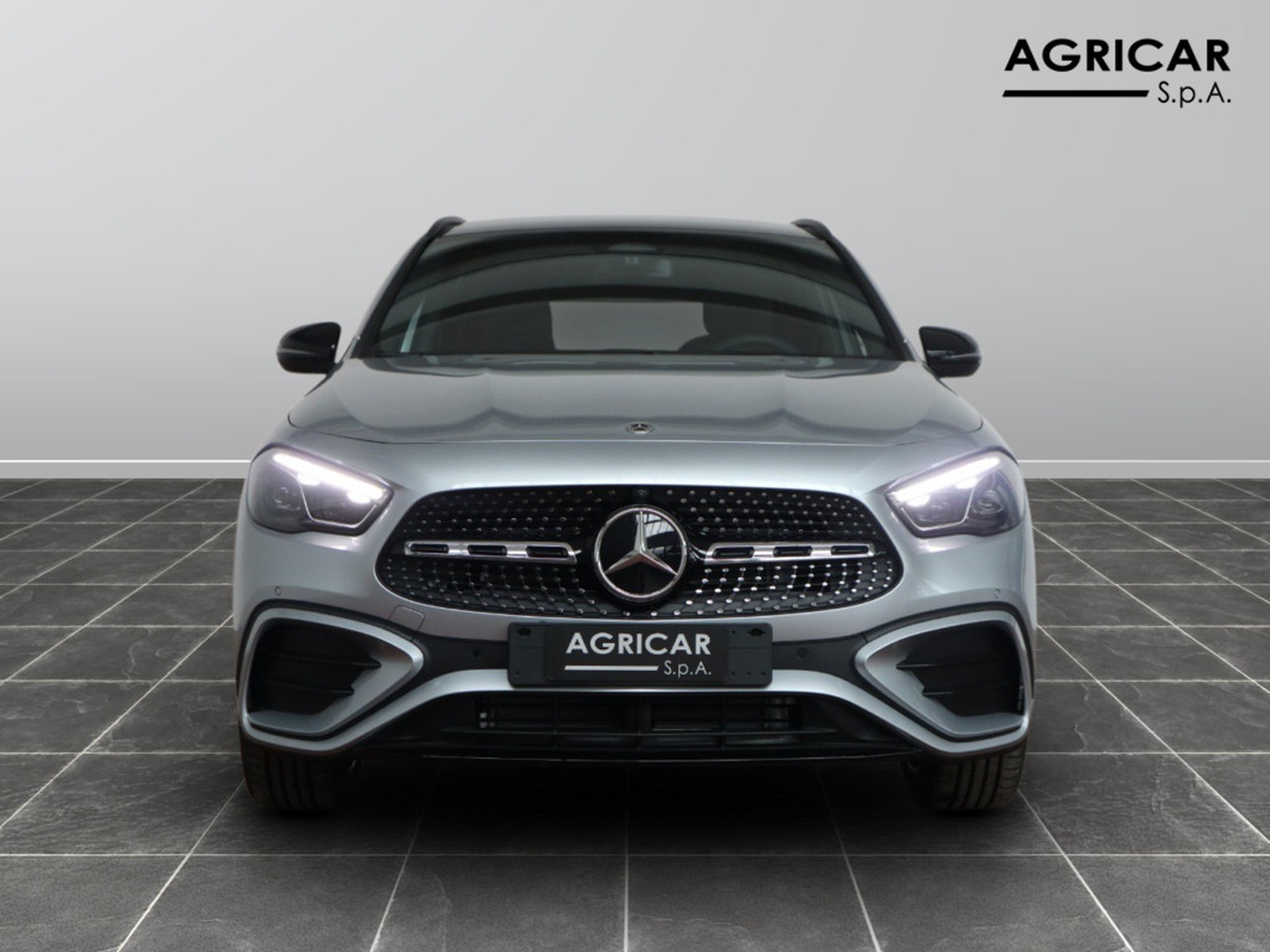 2 - Mercedes GLA 220 d amg line premium 4matic 8g-dct