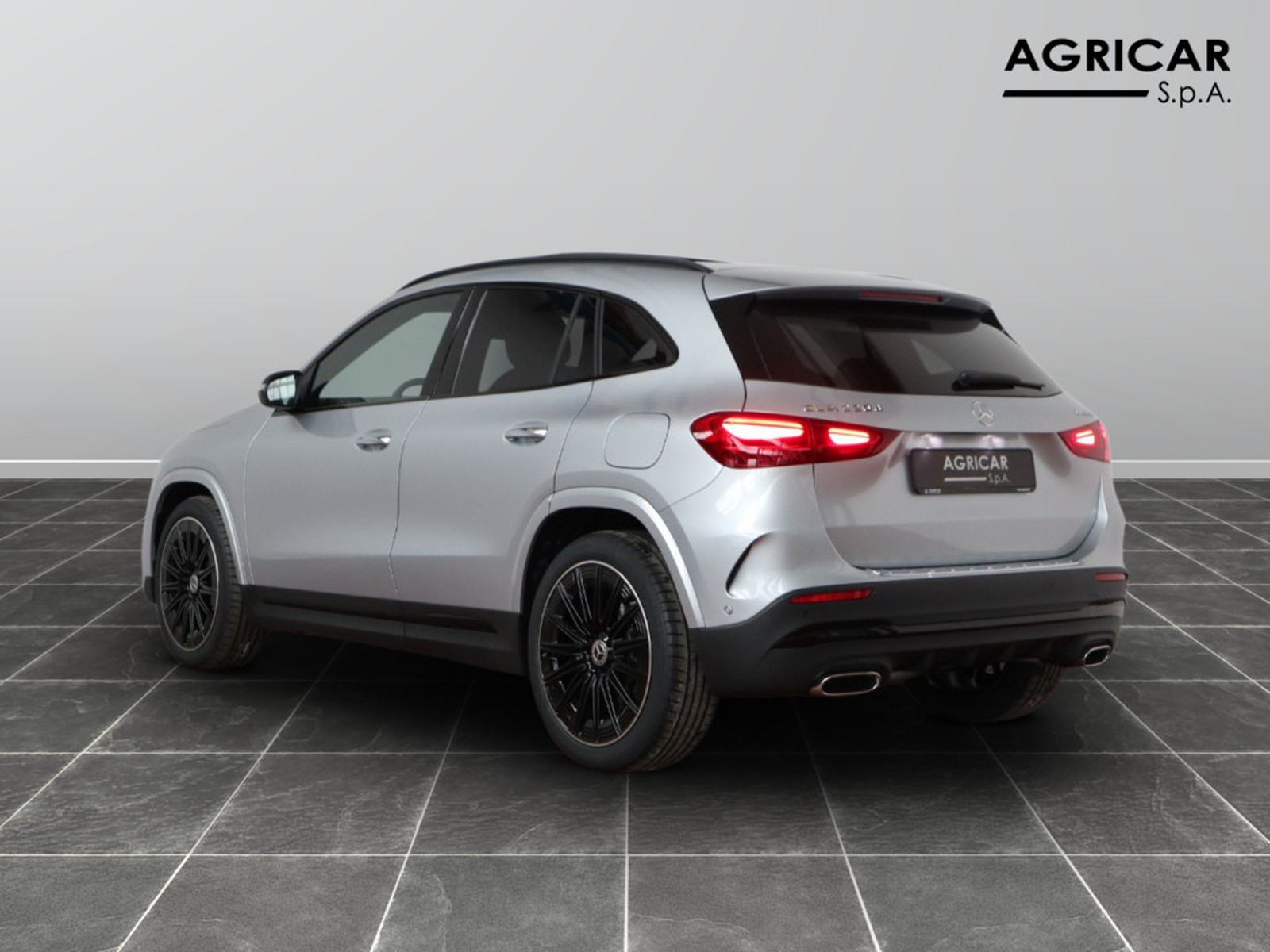 5 - Mercedes GLA 220 d amg line premium 4matic 8g-dct