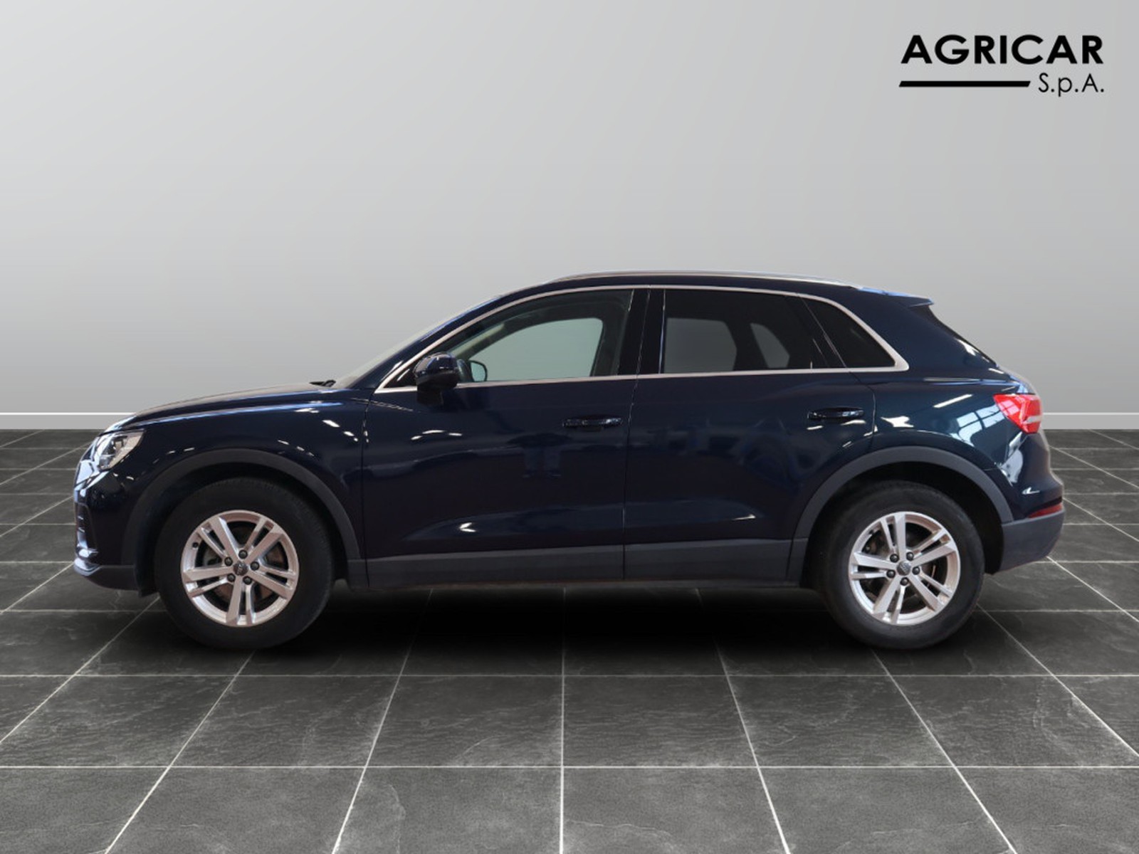 3 - Audi Q3 35 2.0 tdi business s tronic