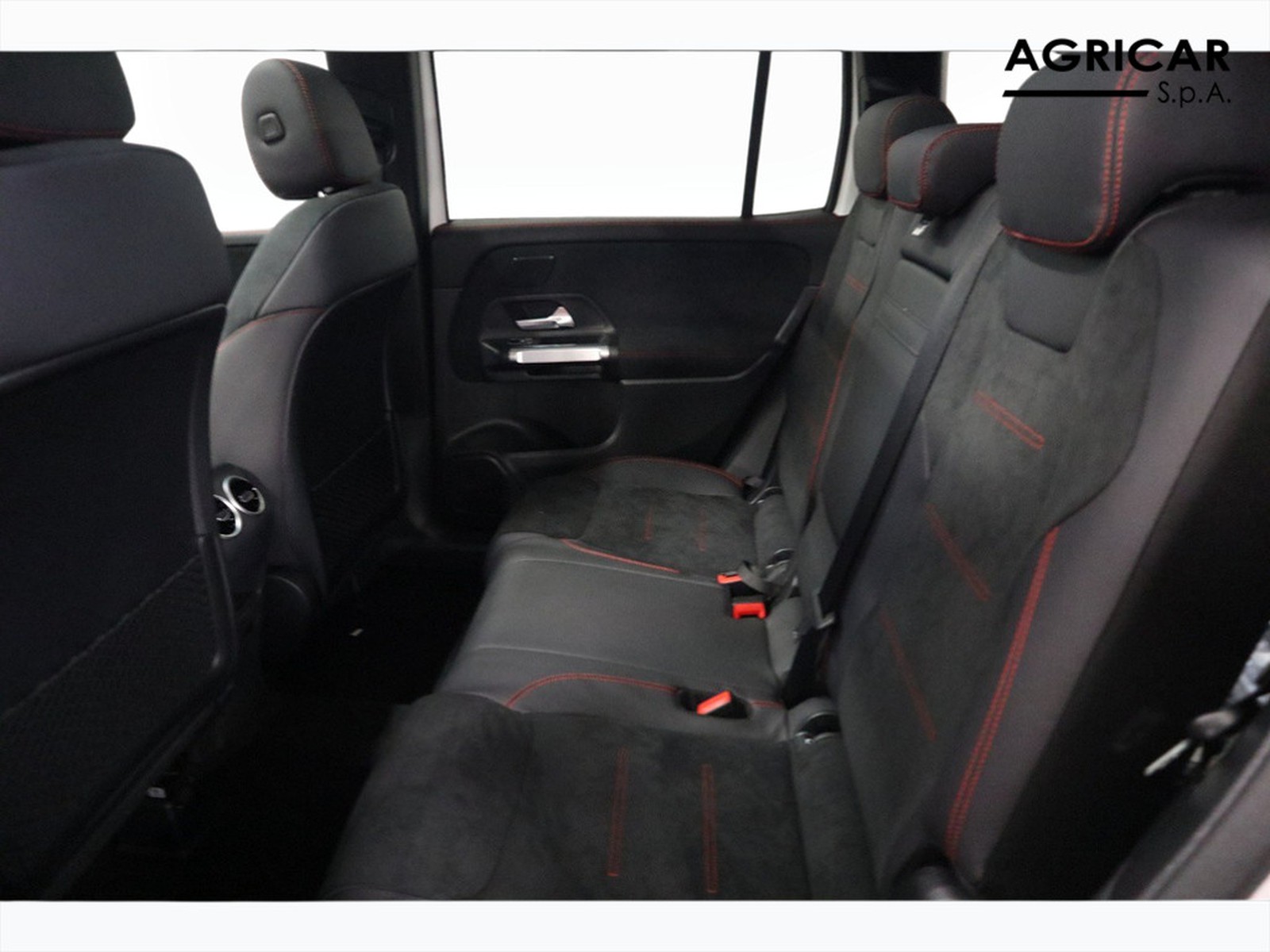 8 - Mercedes GLB 200 d amg line premium 4matic 8g-dct