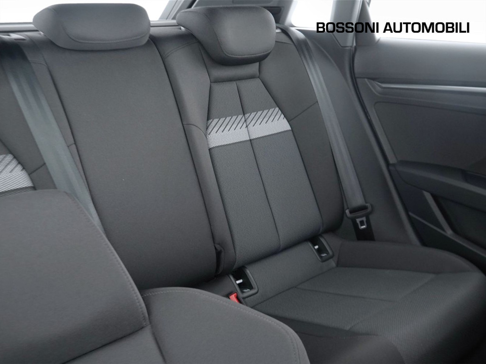 21 - Audi A3 sportback 35 1.5 tfsi mhev business advanced s tronic