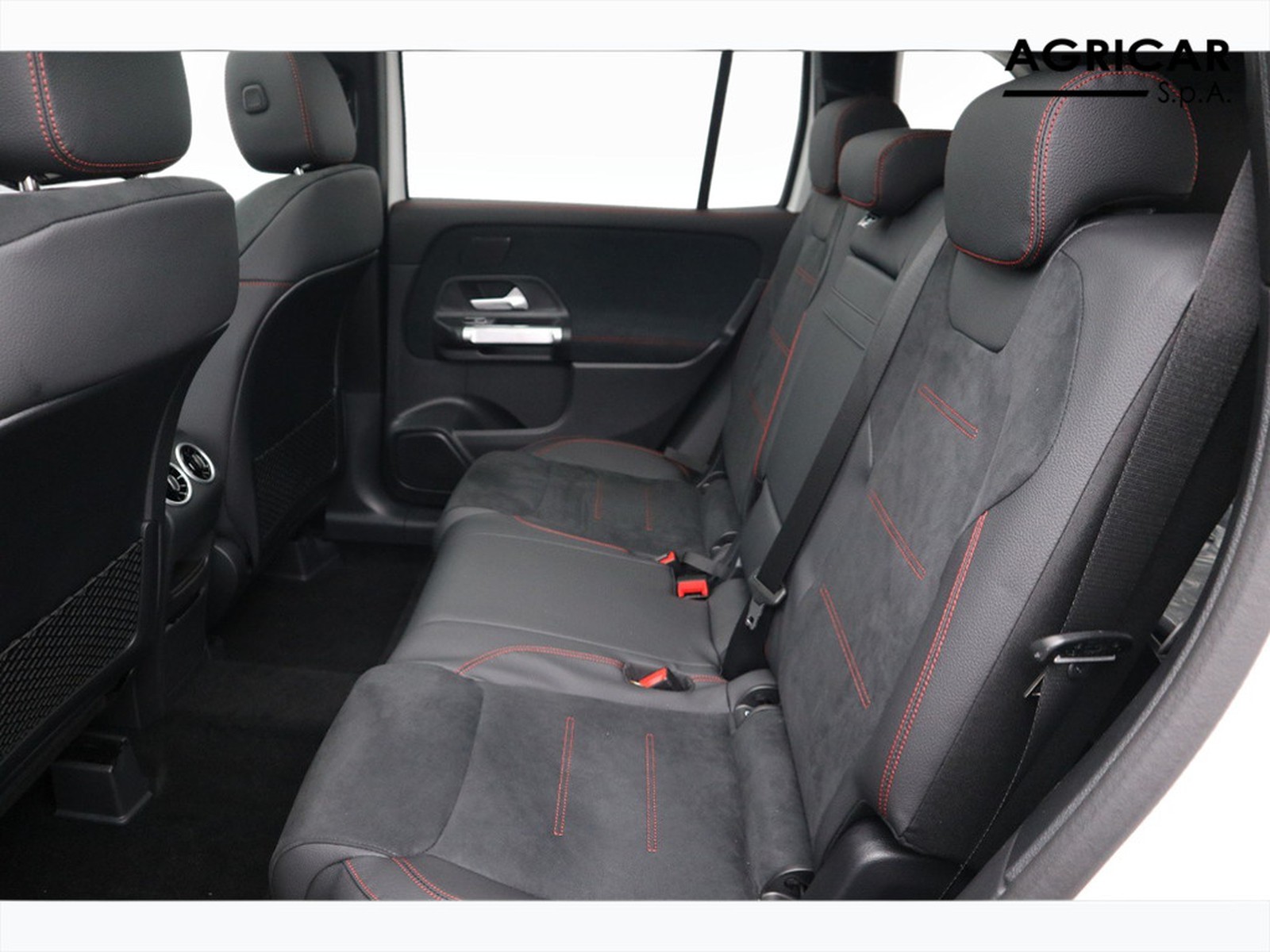 8 - Mercedes GLB 200 d amg line premium 4matic 8g-dct