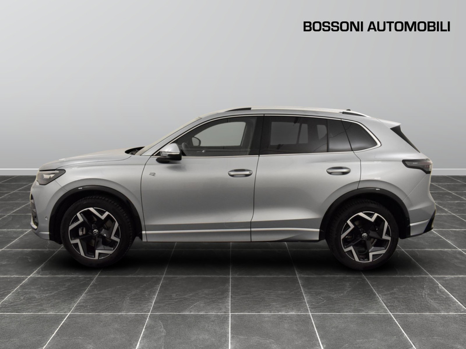 3 - Volkswagen Tiguan 2.0 tdi scr 150cv r-line dsg