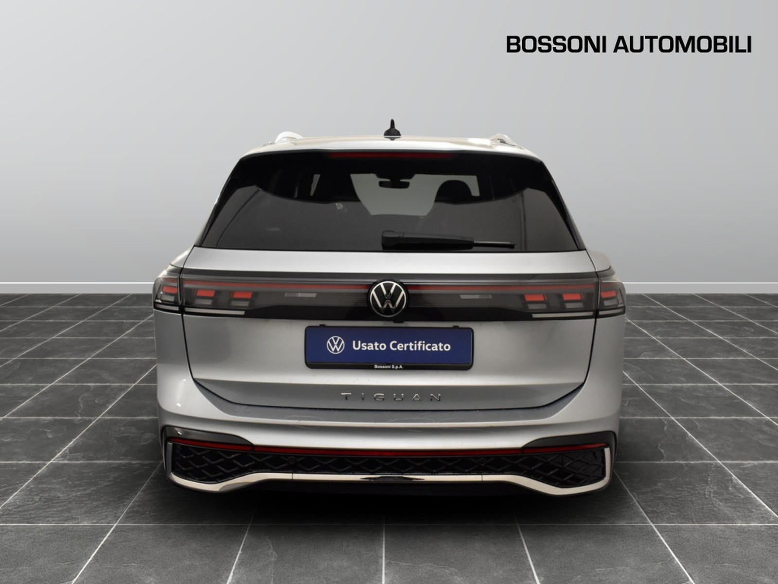 5 - Volkswagen Tiguan 2.0 tdi scr 150cv r-line dsg