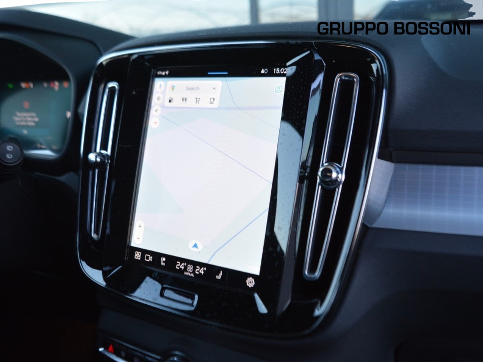 12 - Volvo XC40 2.0 b3 core automatico