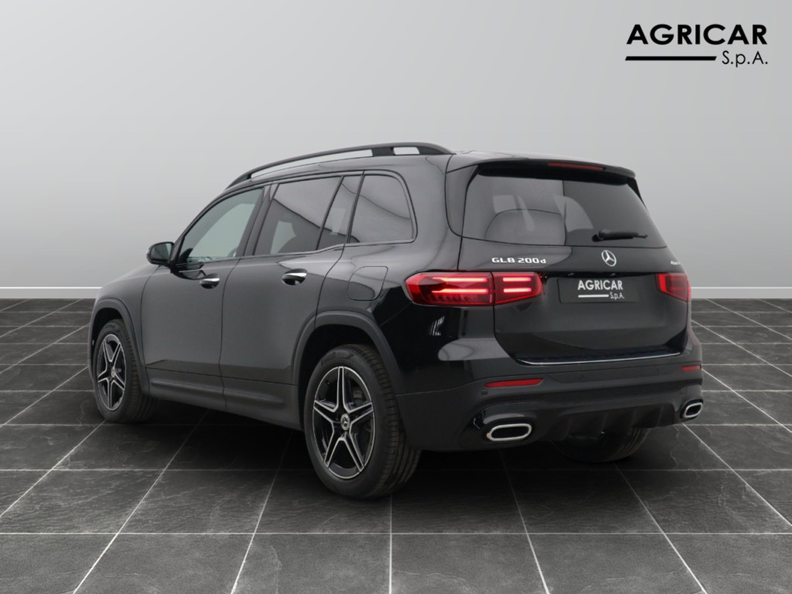 5 - Mercedes GLB 200 d amg line premium 4matic 8g-dct 7p.ti