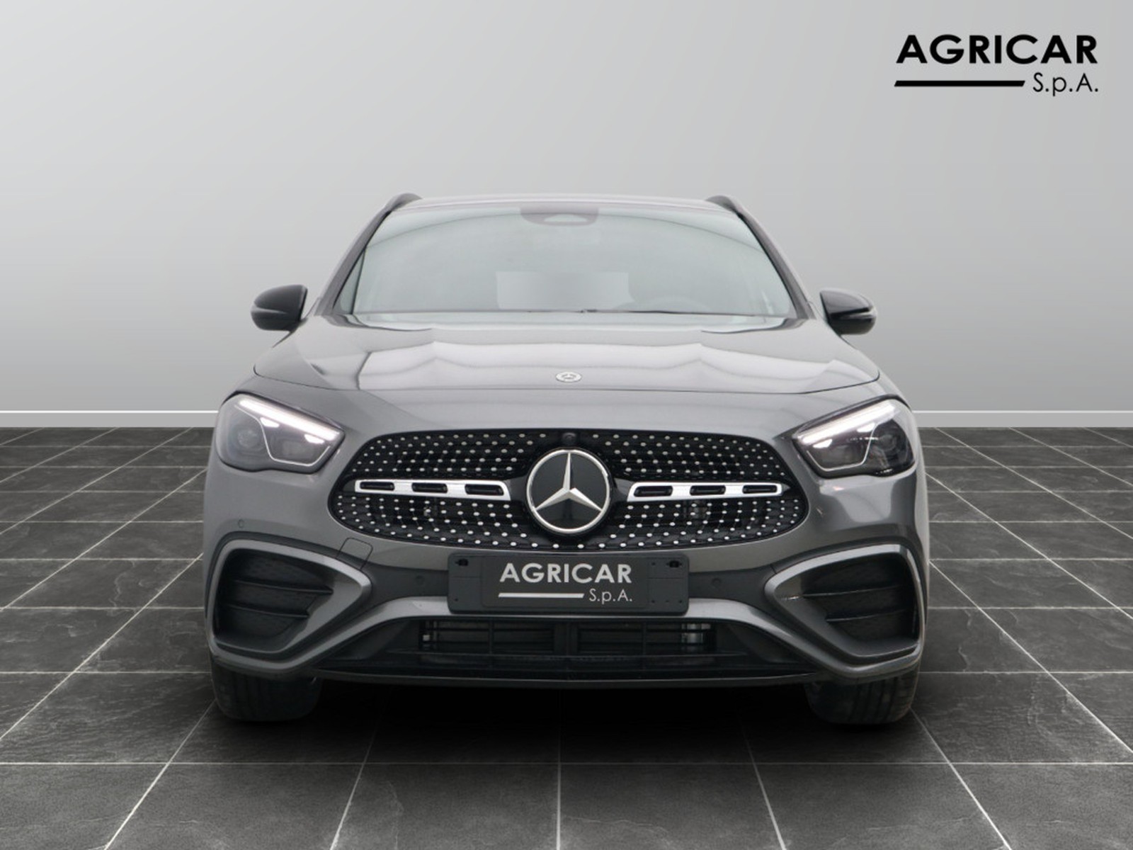 2 - Mercedes GLA 200 d amg line premium 4matic 8g-dct