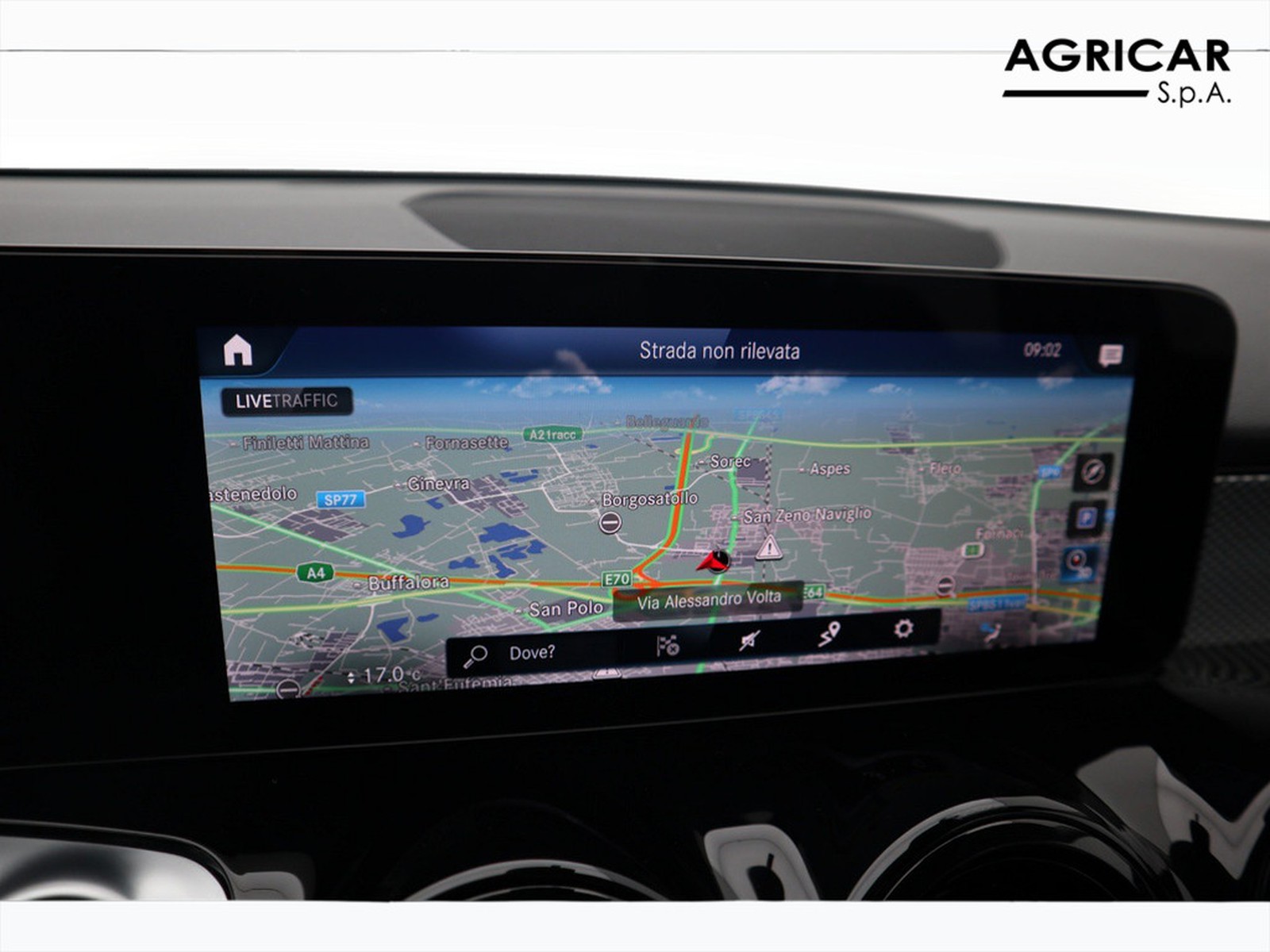 10 - Mercedes GLB 180 d business 8g-dct