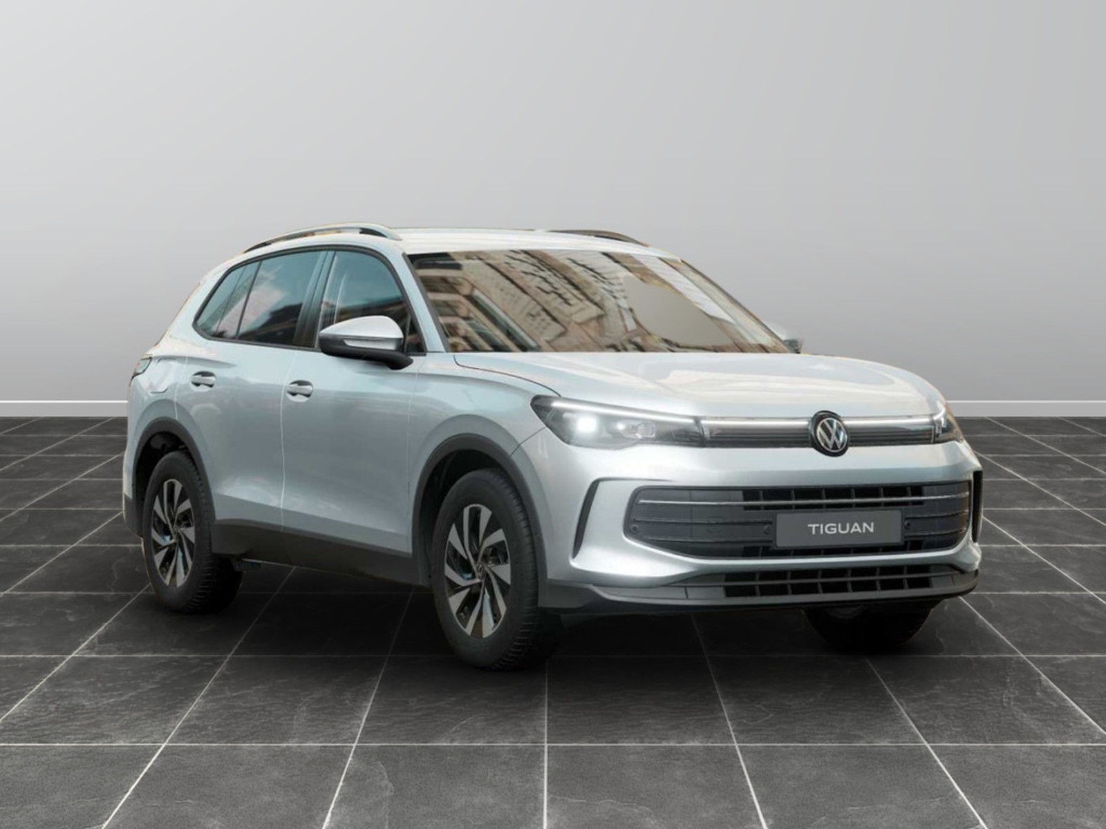 4 - Volkswagen Tiguan 1.5 etsi act 130cv edition plus dsg